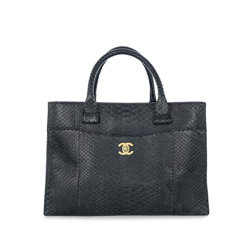 CHANEL Dark Green Python Shoulder Bag 5ET0191