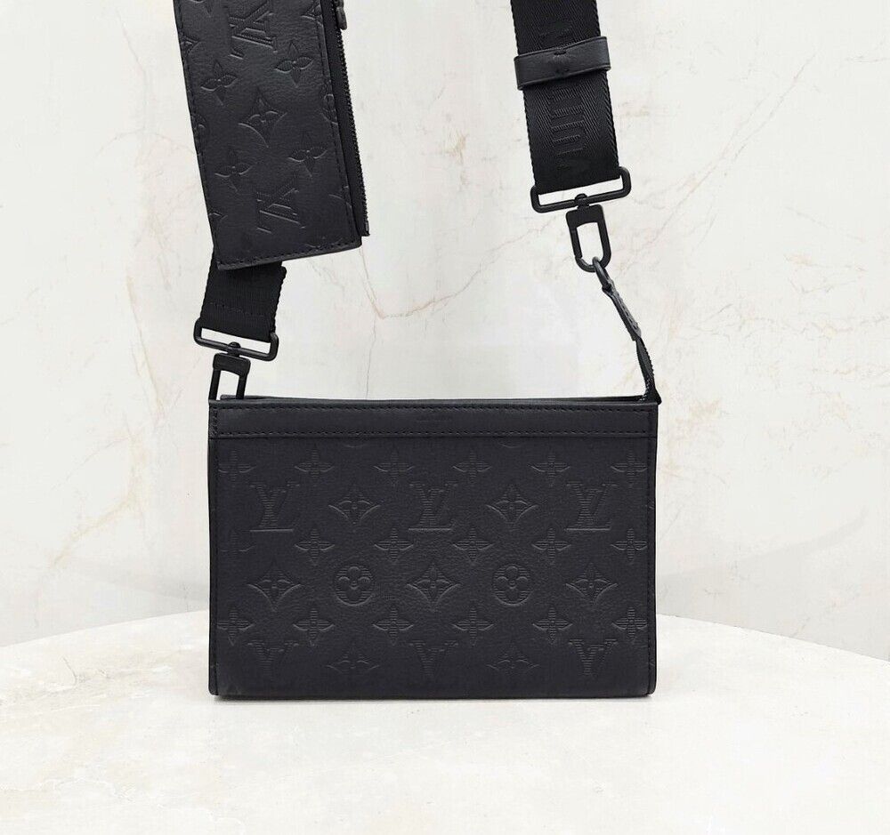Louis Vuitton Gas Tank Wearable Wallet Crossbody M81115