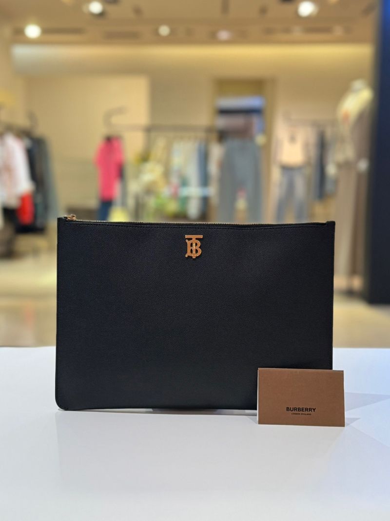 Burberry TB Logo Phyliss Clutch 8025168