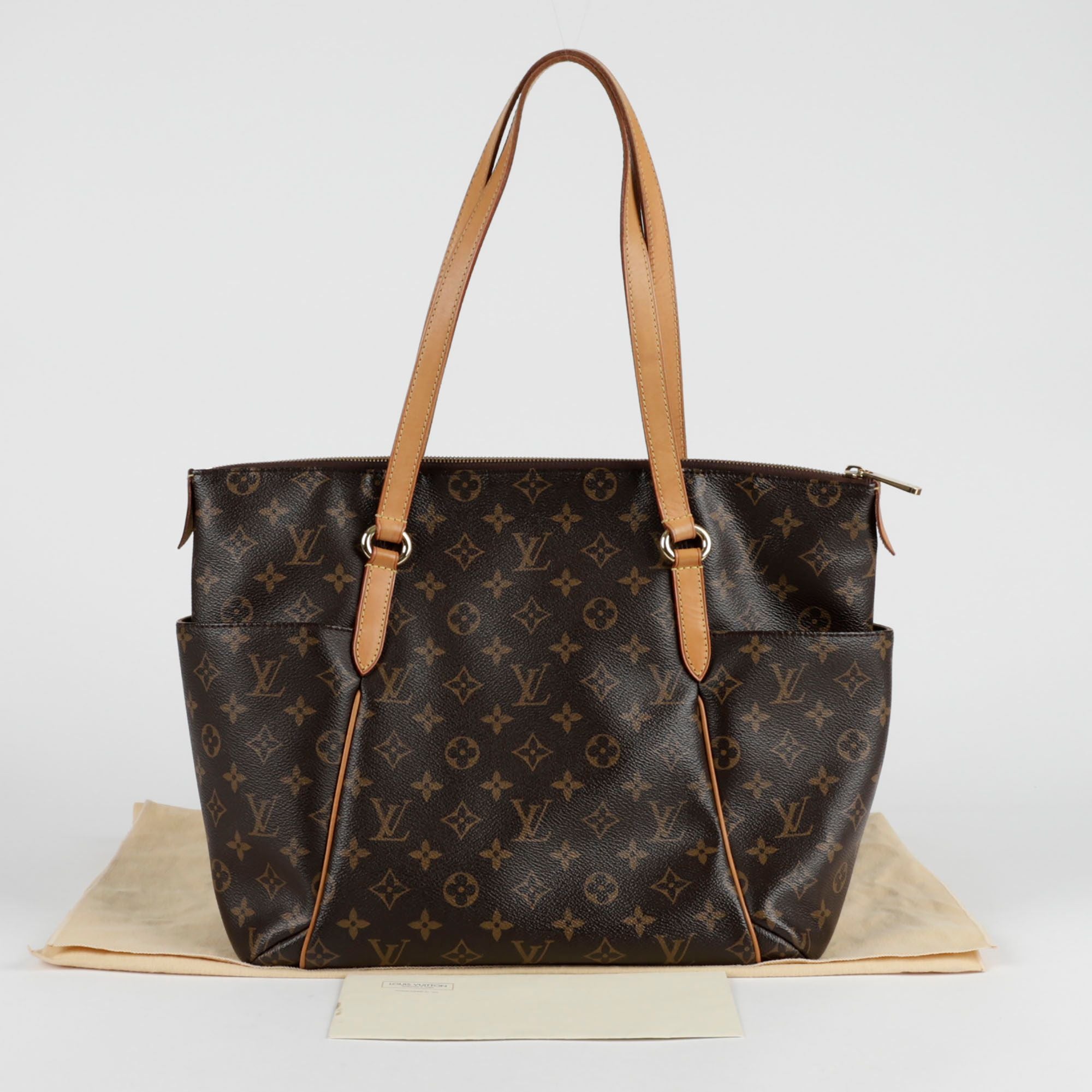 Louis Vuitton Total MM Shoulder Bag M56689