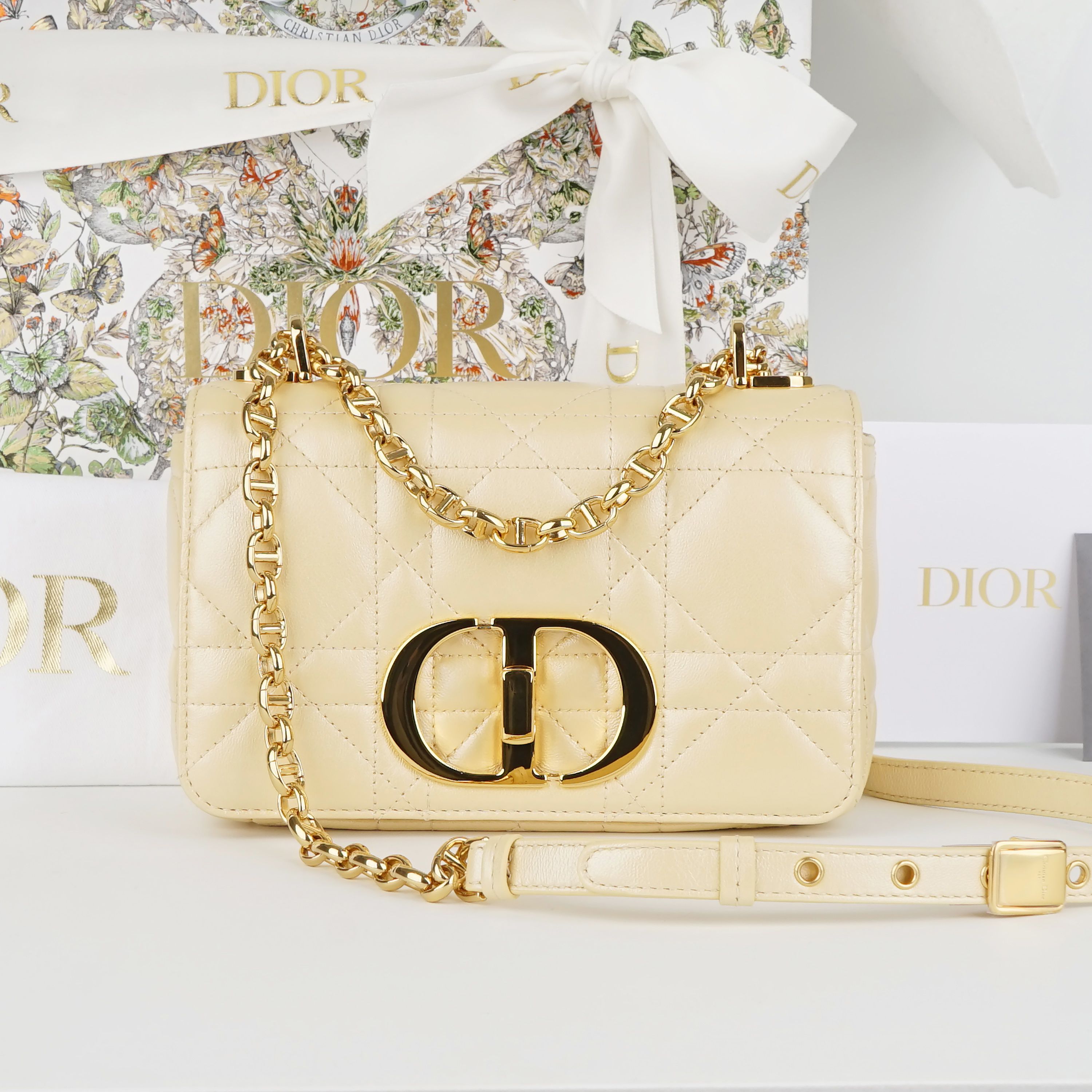 Dior Pastel Yellow Pearl Small Bag M9241UNJM