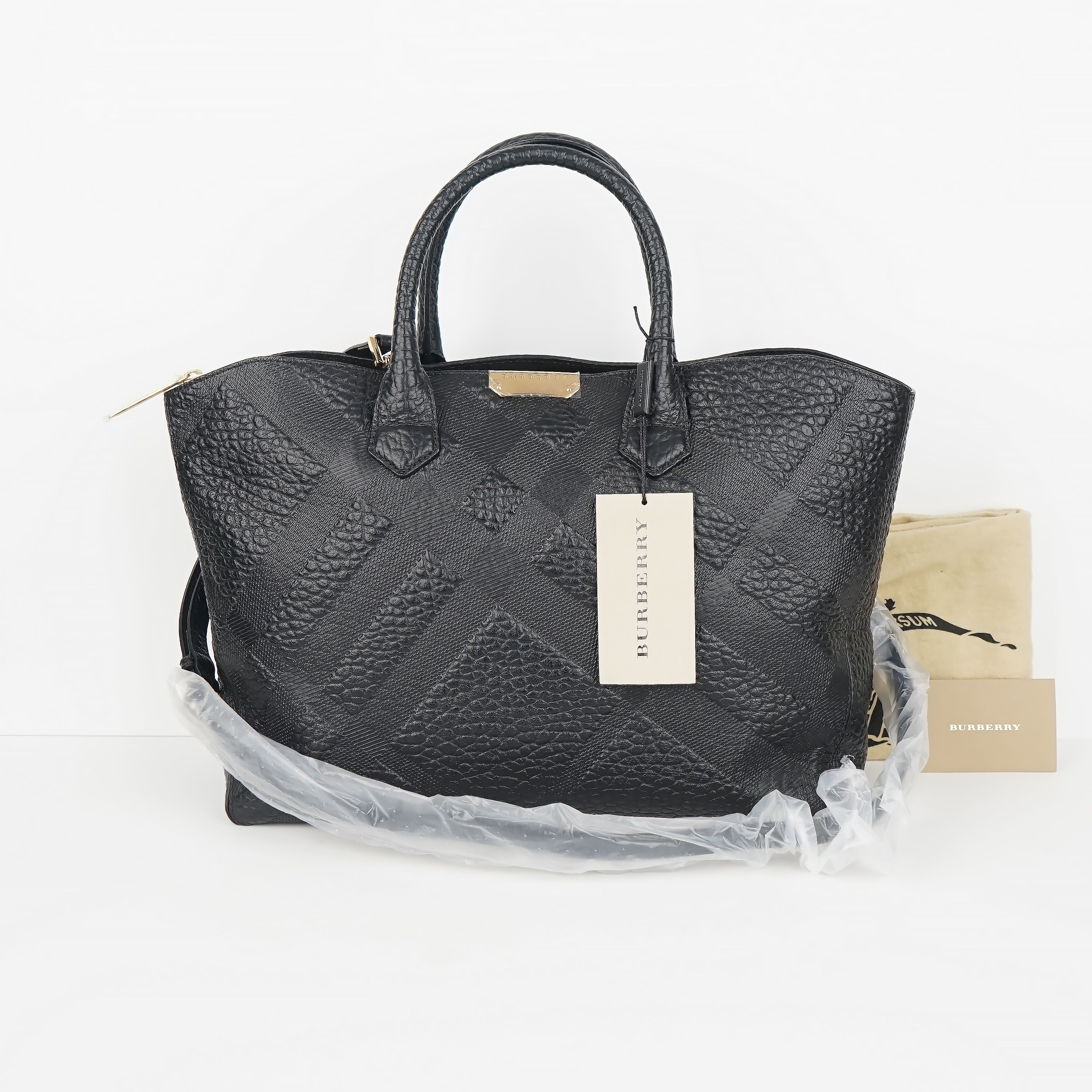 Burberry Check Dusbury Medium Exhibition Grade 3928651