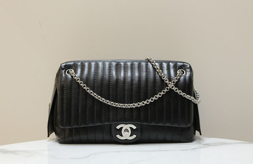 CHANEL Season CC Logo Lambskin Mademoiselle Chain Shoulder Bag 10th Grade A