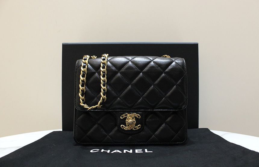 CHANEL Season CC Logo Lambskin Black Mini Flap Shoulder & Crossbody Bag AS4056 A Grade