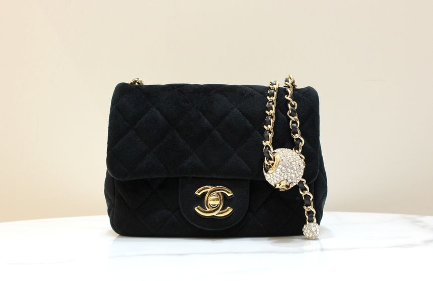 CHANEL Velvet Classic Petit Sac Crystal Golden Ball Shoulder Crossbody Bag AS1786 30s Grade A