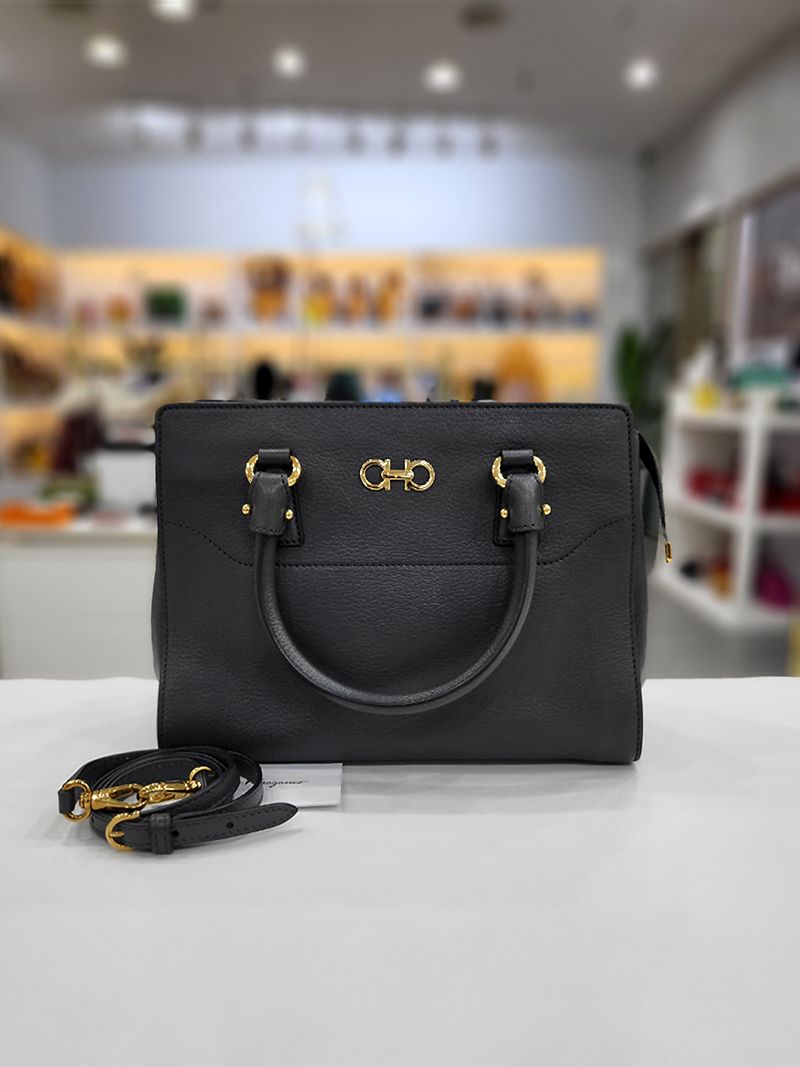 Salvatore Ferragamo Small Shoulder Bag 21F317 SKU
