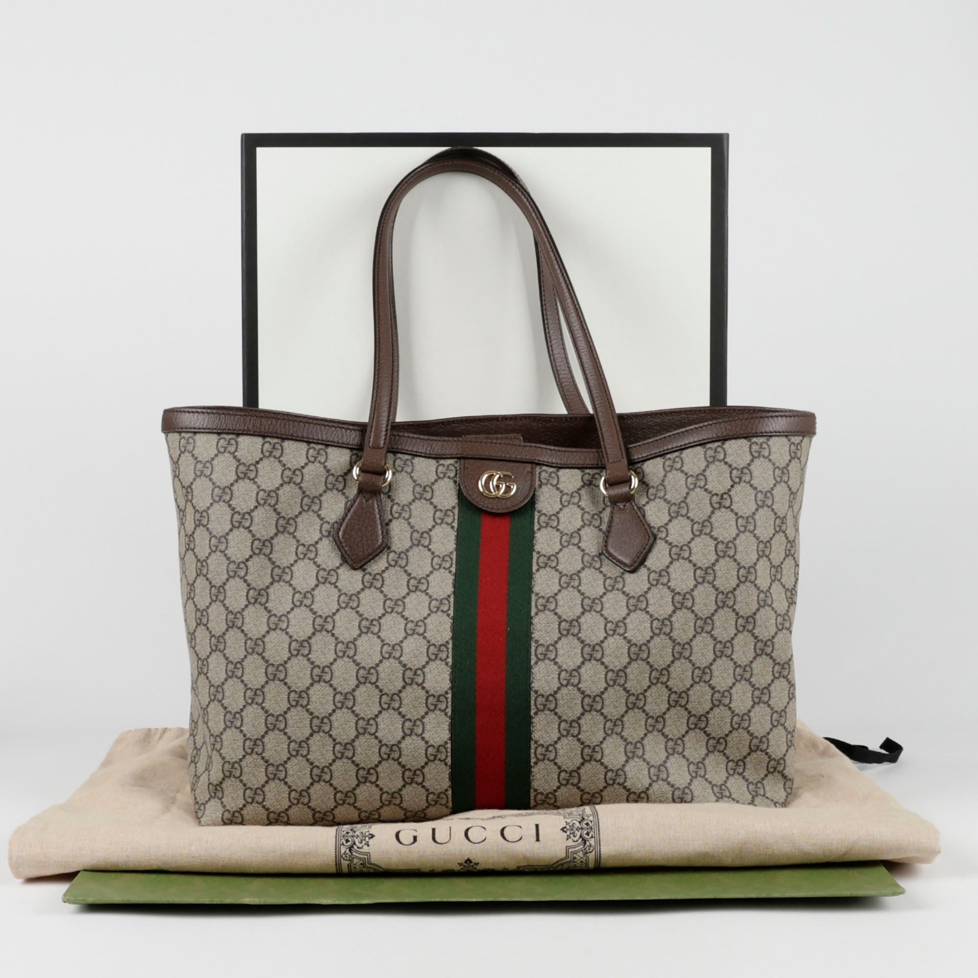 Gucci GG Medium Shoulder Bag 631685