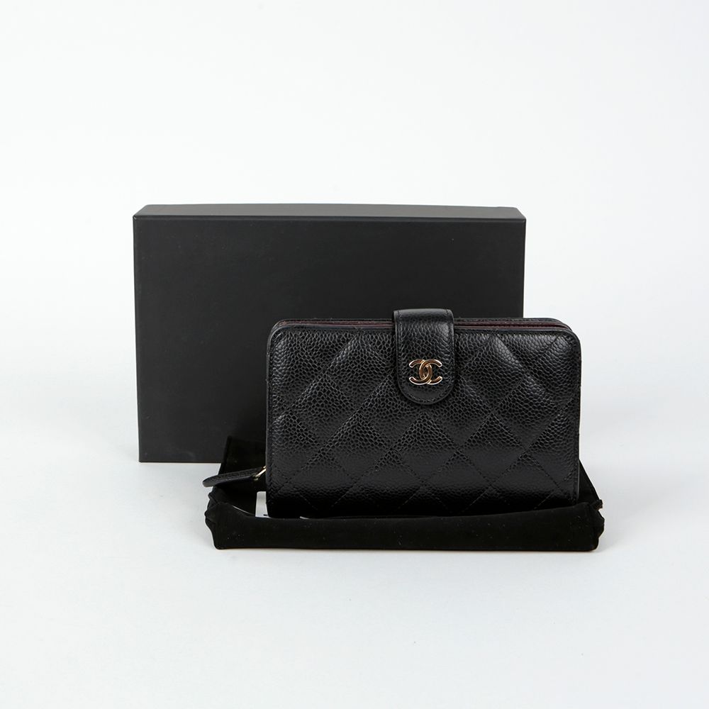 CHANEL Classic Caviar Skin Medium Wallet A48667