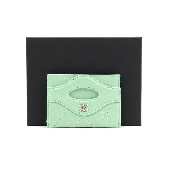 CHANEL Light Green Lambskin Card Wallet with Champagne Gold CC 31 AP3873