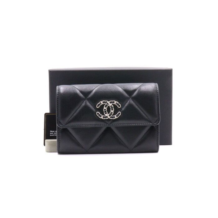 CHANEL Lambskin Black Women's Medium Wallet AP2700 22 Season 19 AA31810