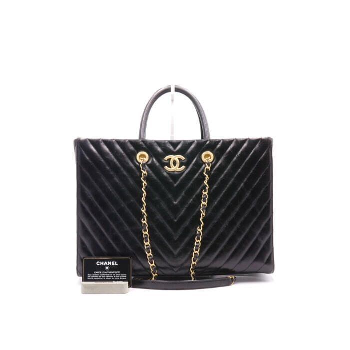 CHANEL Black Calfskin Chevron Large Top Handle Shopper Tote Bag with Gold Chain Shoulder Bag A93525