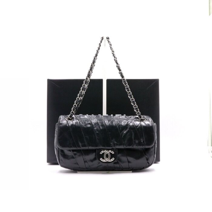 CHANEL Twisted Medium Women's Shoulder Bag A47832 Black Calfskin - aa30672