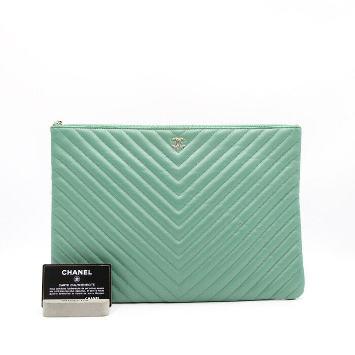 CHANEL Chevron Lambskin Classic Large Clutch Bag A82552