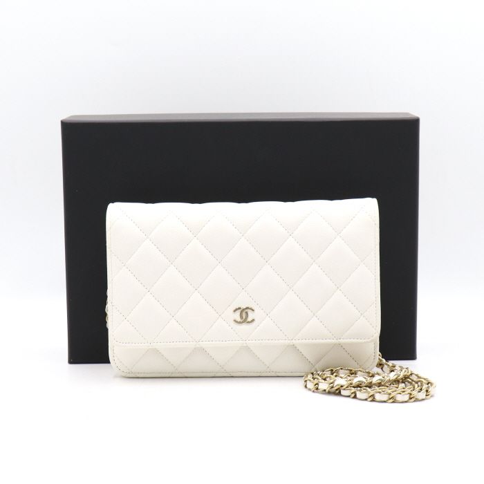 CHANEL Gold Chain Shoulder Bag with Crossbody aa39761