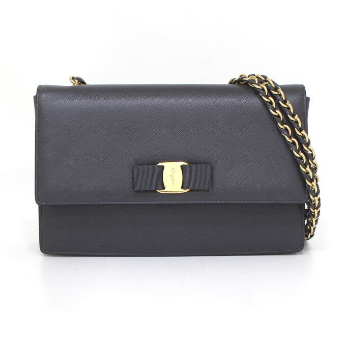 Salvatore Ferragamo Gray Vernis Chain Shoulder & Crossbody Bag 21 E480