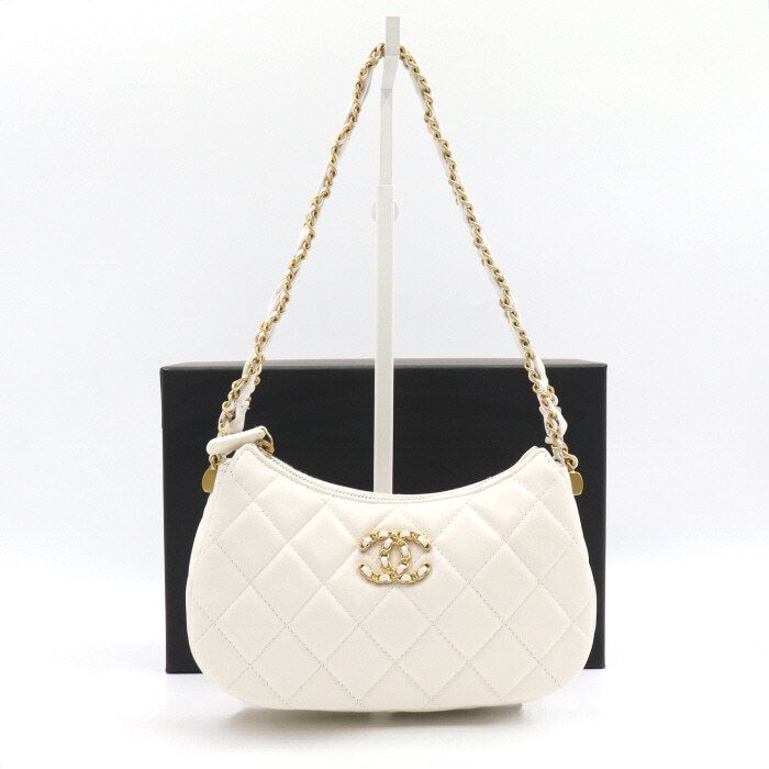 CHANEL Mini Hobo Chain Shoulder Bag in White Lambskin AP3647