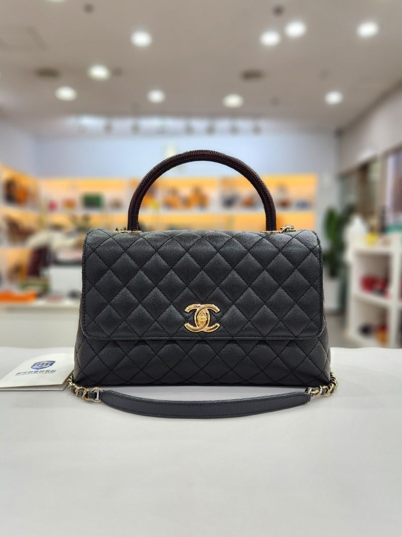 CHANEL Coco Handle Caviar Medium Champagne Gold Shoulder Bag Inner Chip A92991