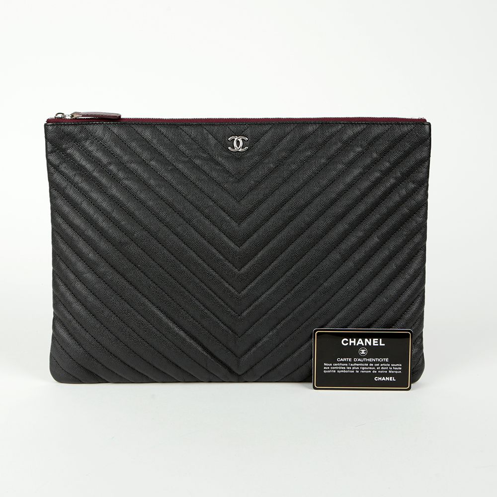 CHANEL Classic Chevron Caviar Skin Large Clutch A82552
