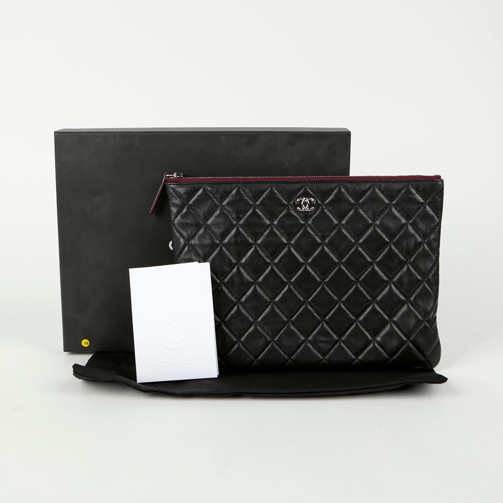 CHANEL Classic New Medium Clutch A82545