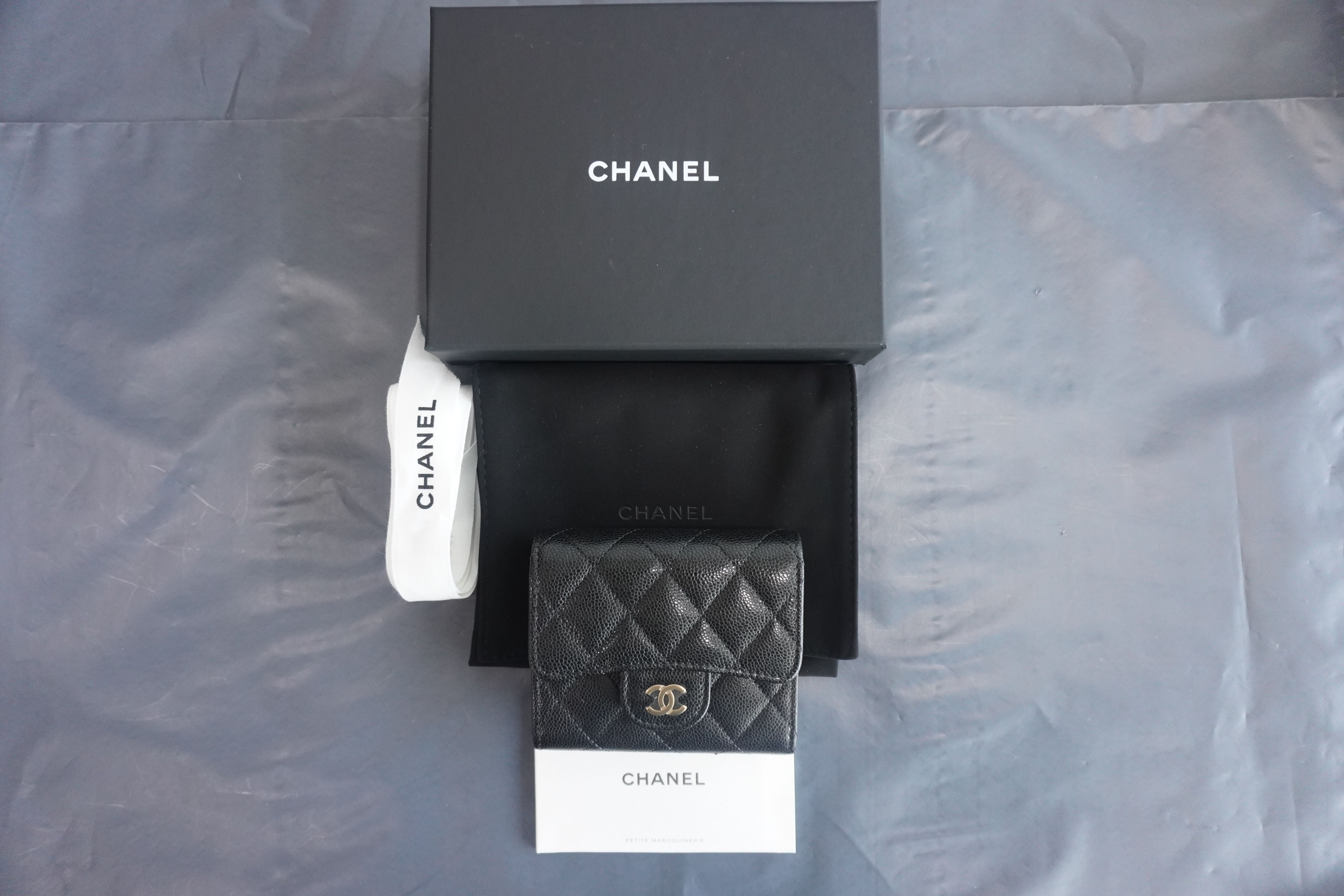 CHANEL Classic Small Flap Wallet AP0229