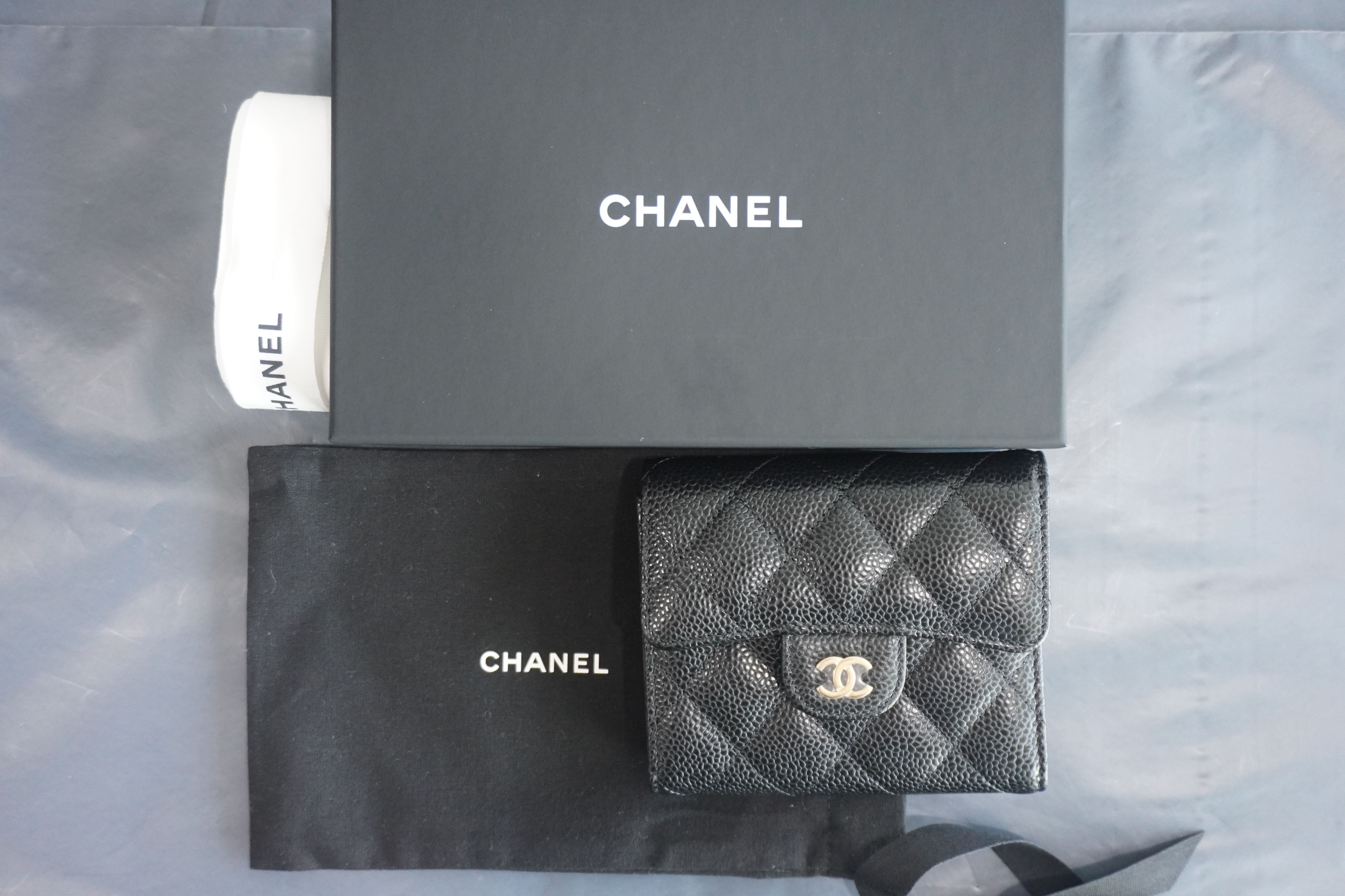 CHANEL Classic Small Flap Wallet AP0231