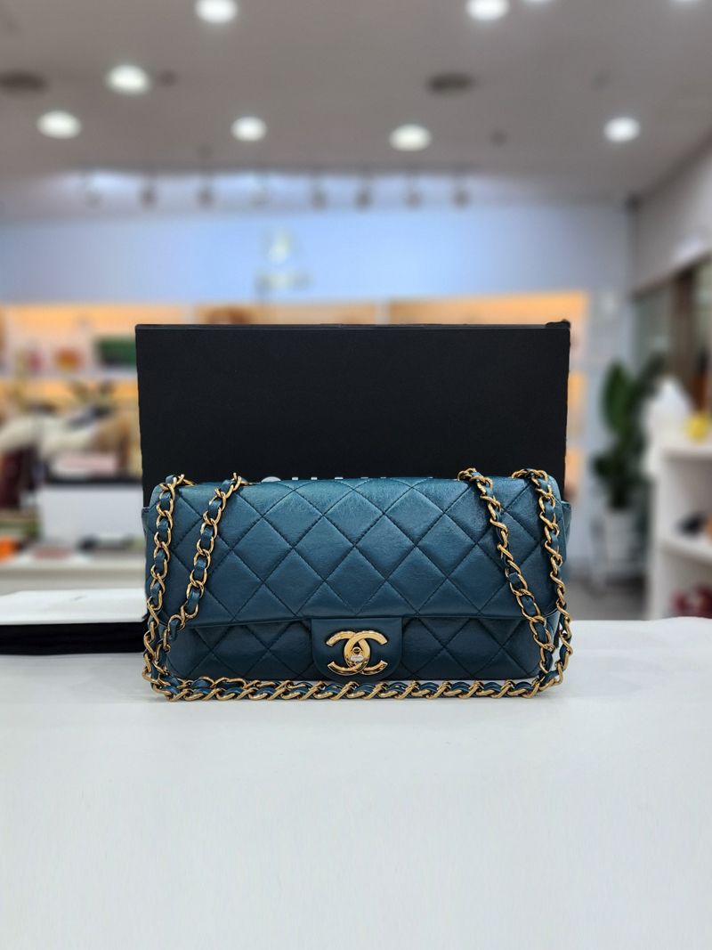 CHANEL New Classic Baguette Chain Shoulder Bag Deep Green 19th