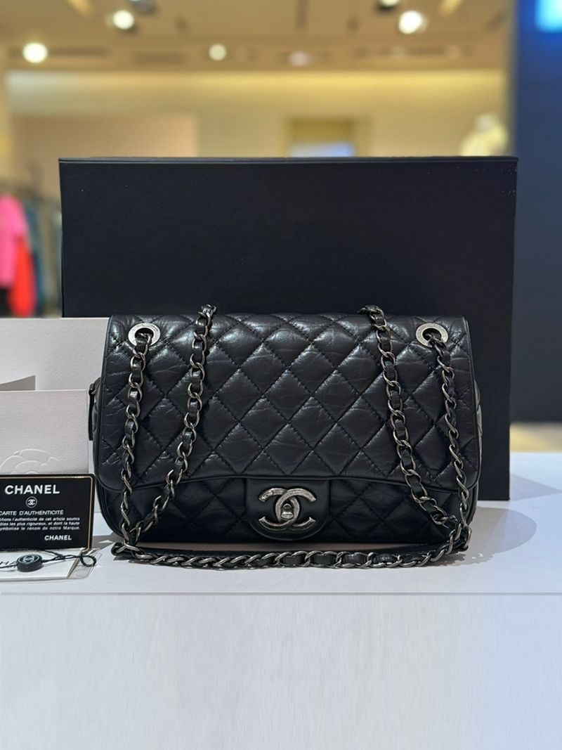 CHANEL Vintage Calfskin Medium Chain Shoulder Bag 21 Series A93089