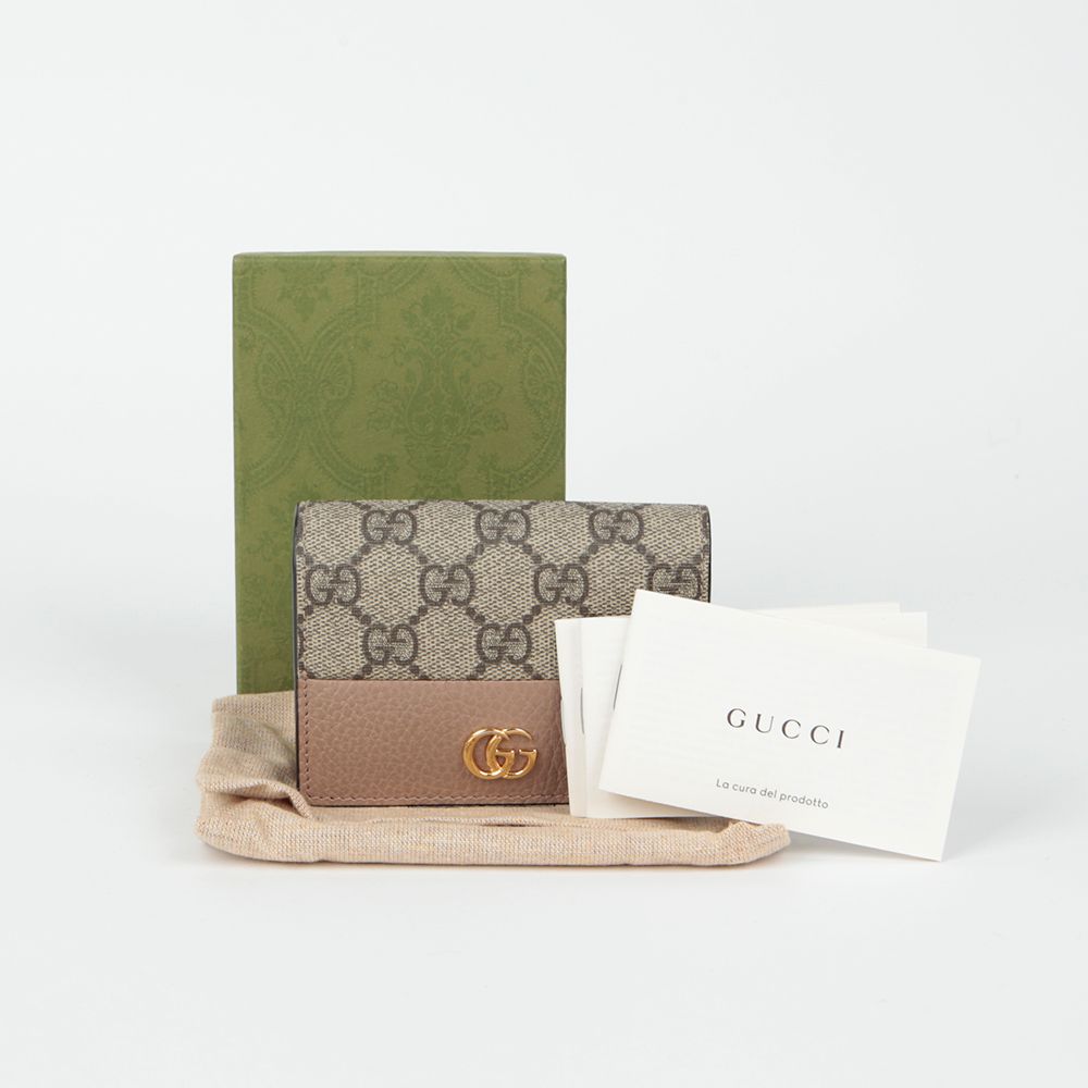 Gucci GG Monogram Card Case Wallet 658610