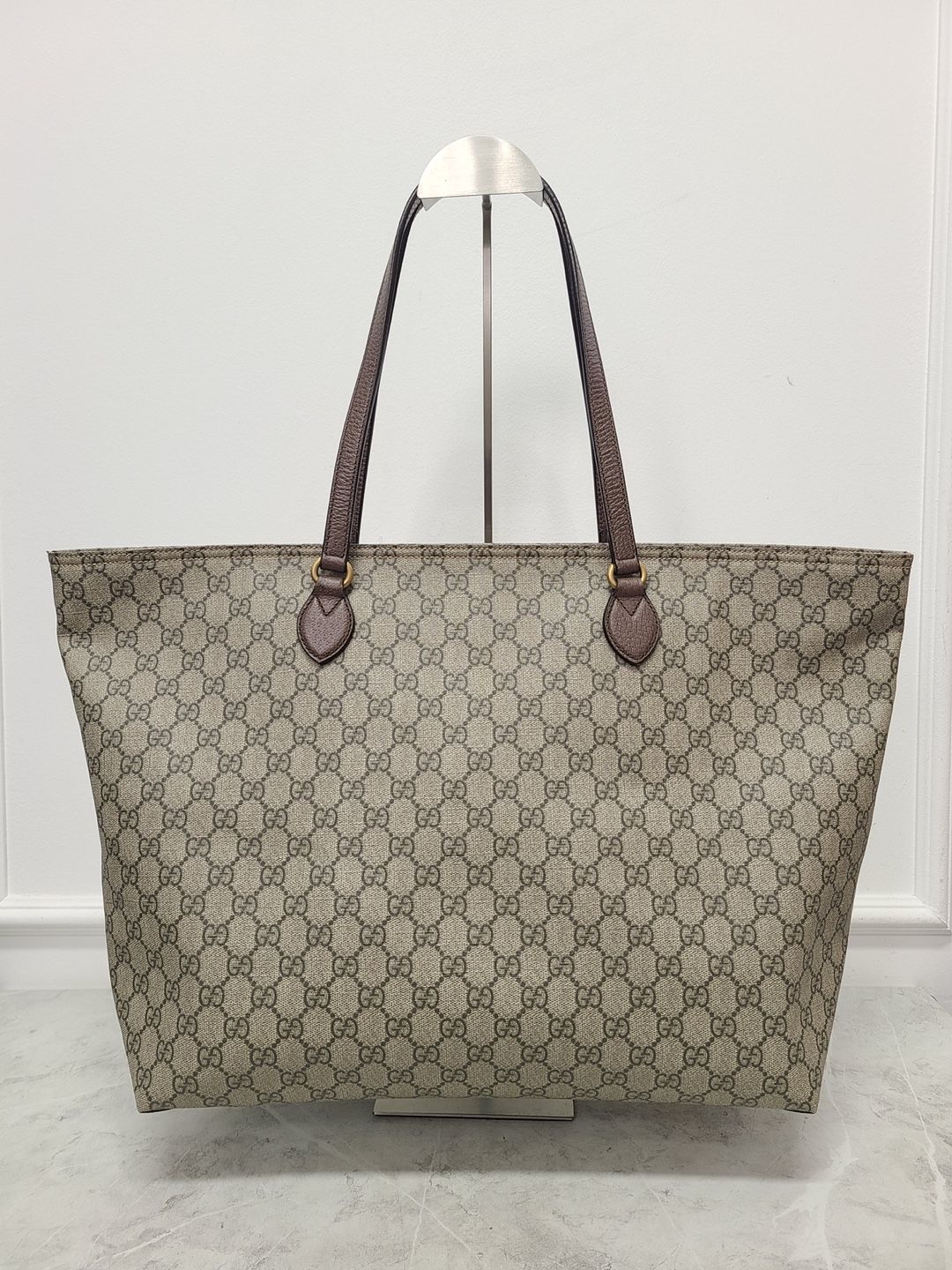 Gucci Supreme Jacquard Shoulder Tote Bag - GG Supreme (SKU: GG123456)