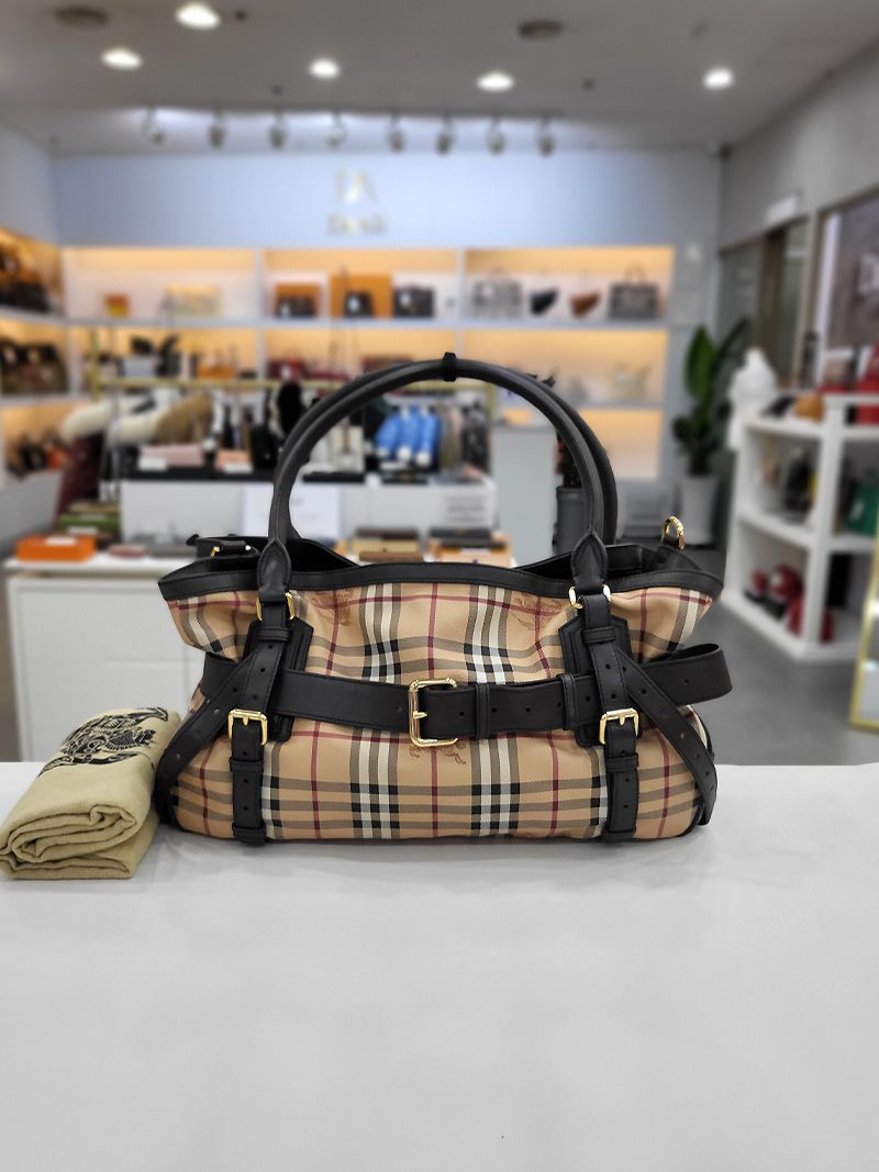 Burberry Gold Metal Buckle Tote Bag K8504BU