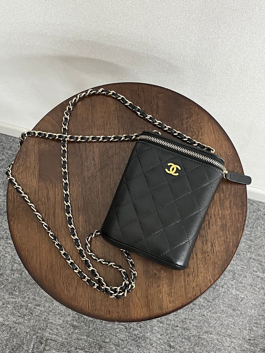 CHANEL Mini Vanity Chain Crossbody Bag for Women S250114-07