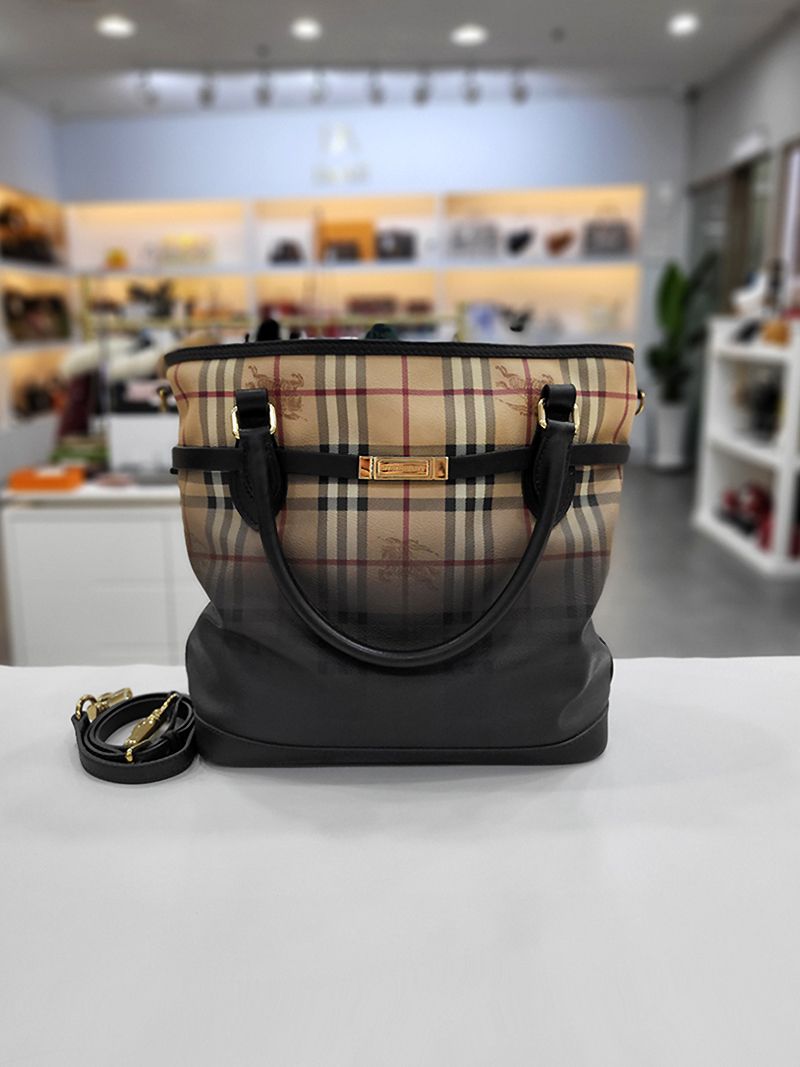 Burberry Gradient Tote Bag 36903771