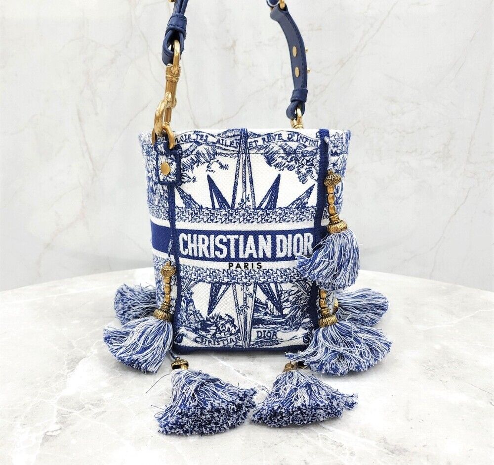 Dior Bubble Bucket Bag Small M1317CRVX