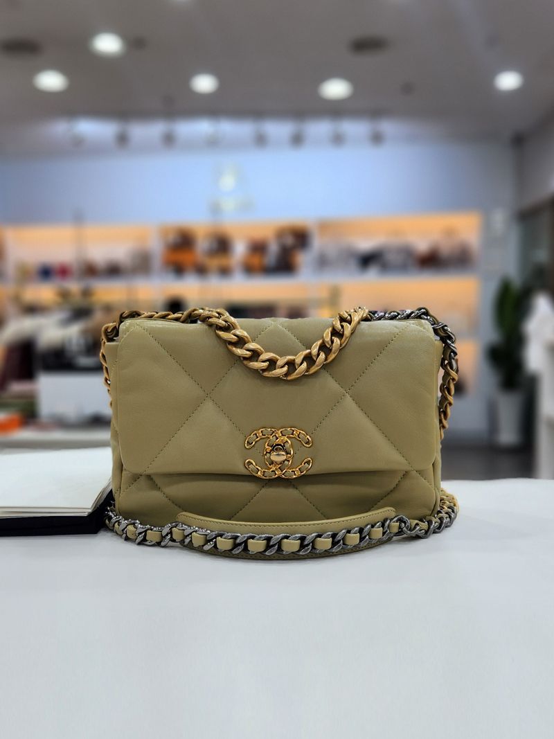 CHANEL Flap Shoulder Bag Lamb Skin Olive Medium AS1160