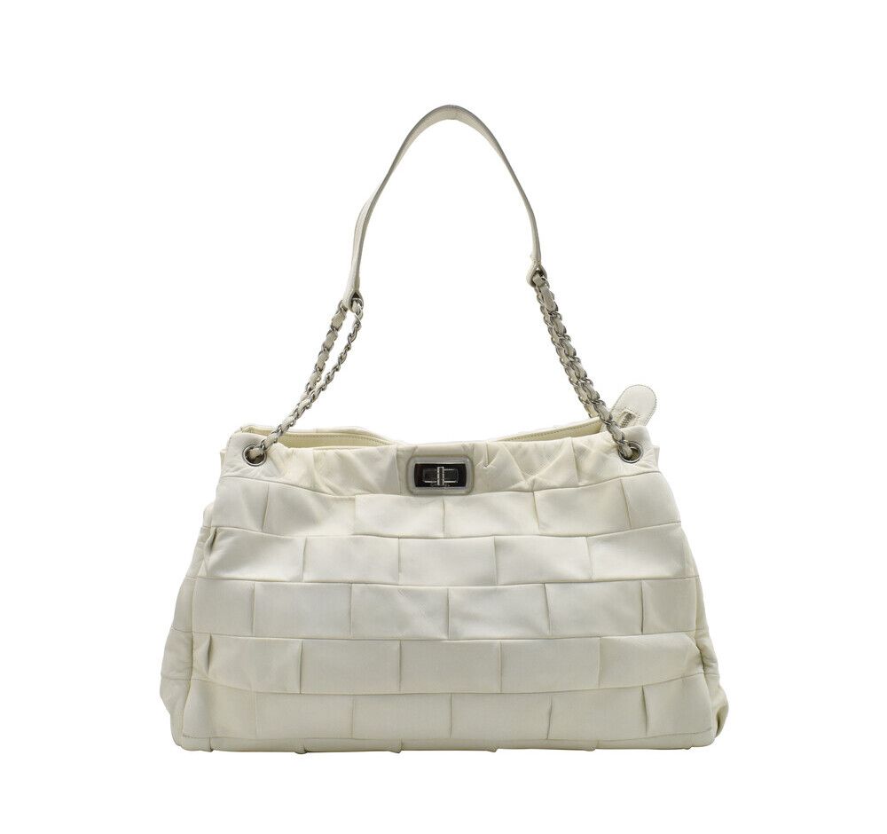 CHANEL Lambskin Chain Shoulder Bag 10897
