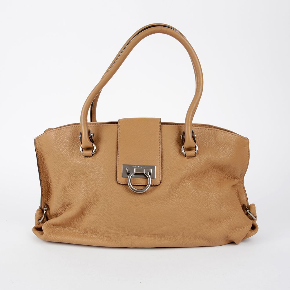 Salvatore Ferragamo Fashionable Tan Tote Shoulder Bag 21 B182