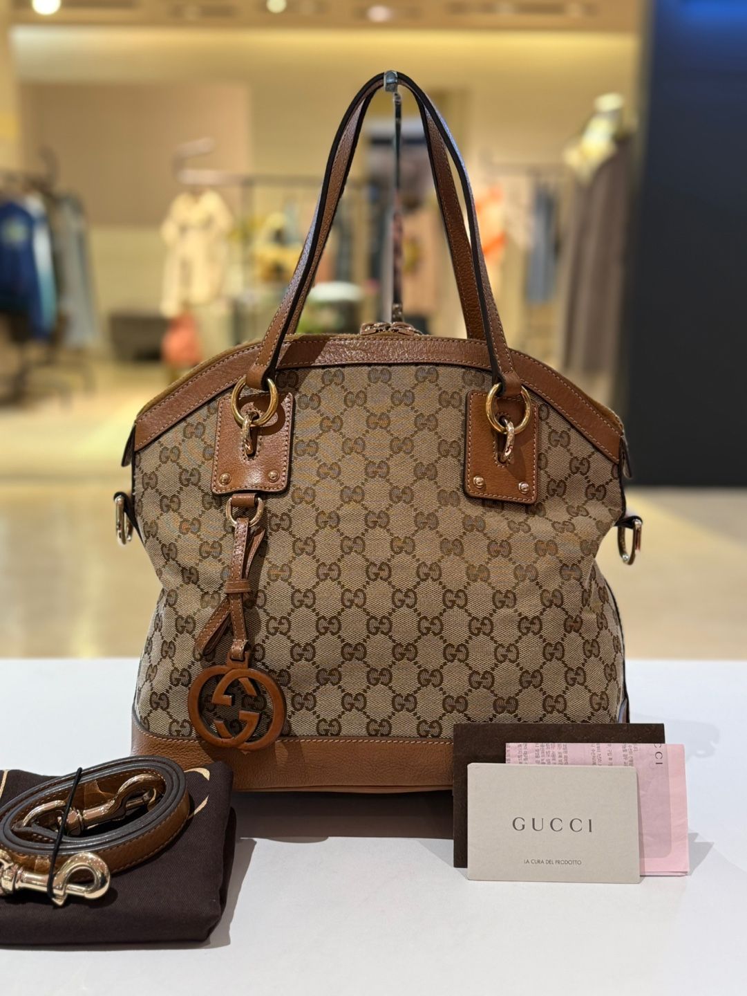 Gucci Trimmed Shoulder Bag with Jacquard GG Logo 247279