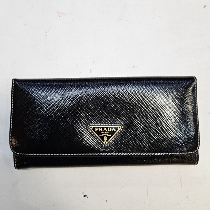 Prada Long Wallet 1M1132
