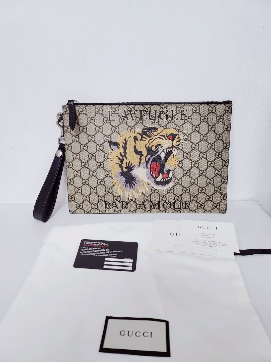 Gucci Supreme Tiger Print Strap Clutch Bag - GG Supreme (SKU: GG-1234)