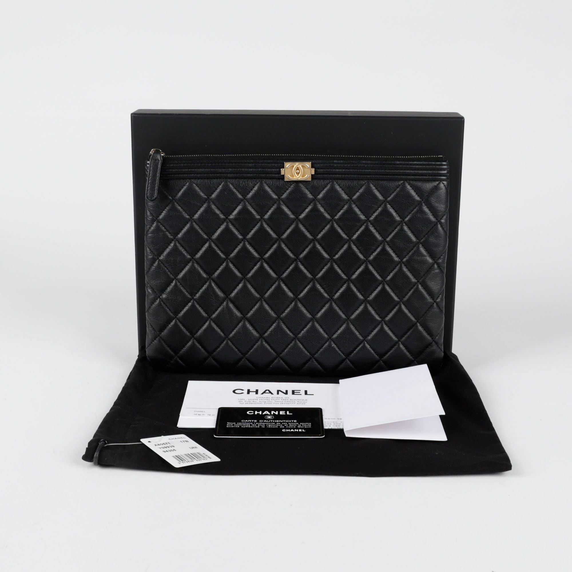 CHANEL Boyy Medium Clutch A80571