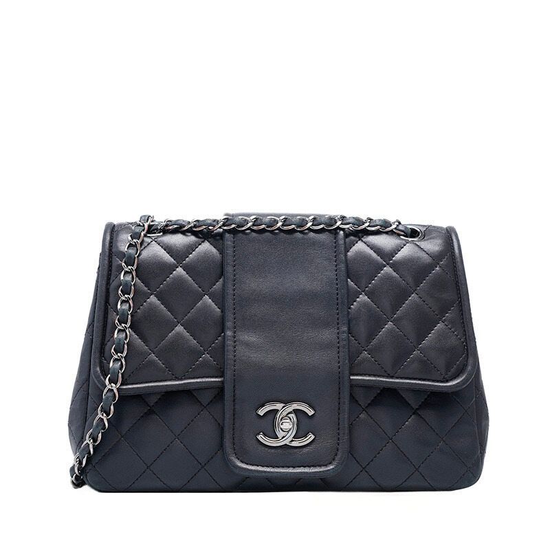 CHANEL Black Flap Chain Shoulder Bag SKU12345