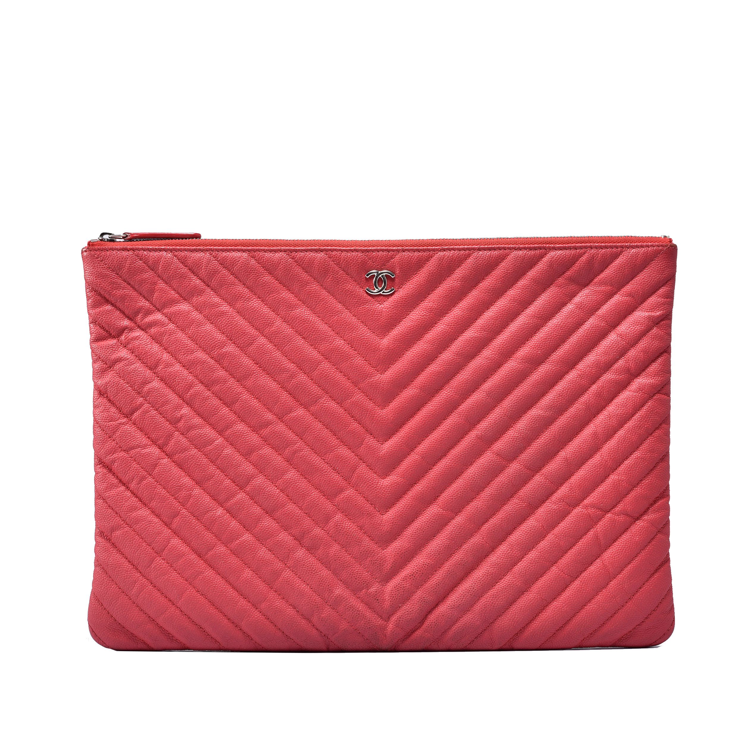 CHANEL Large Caviar Clutch 4390