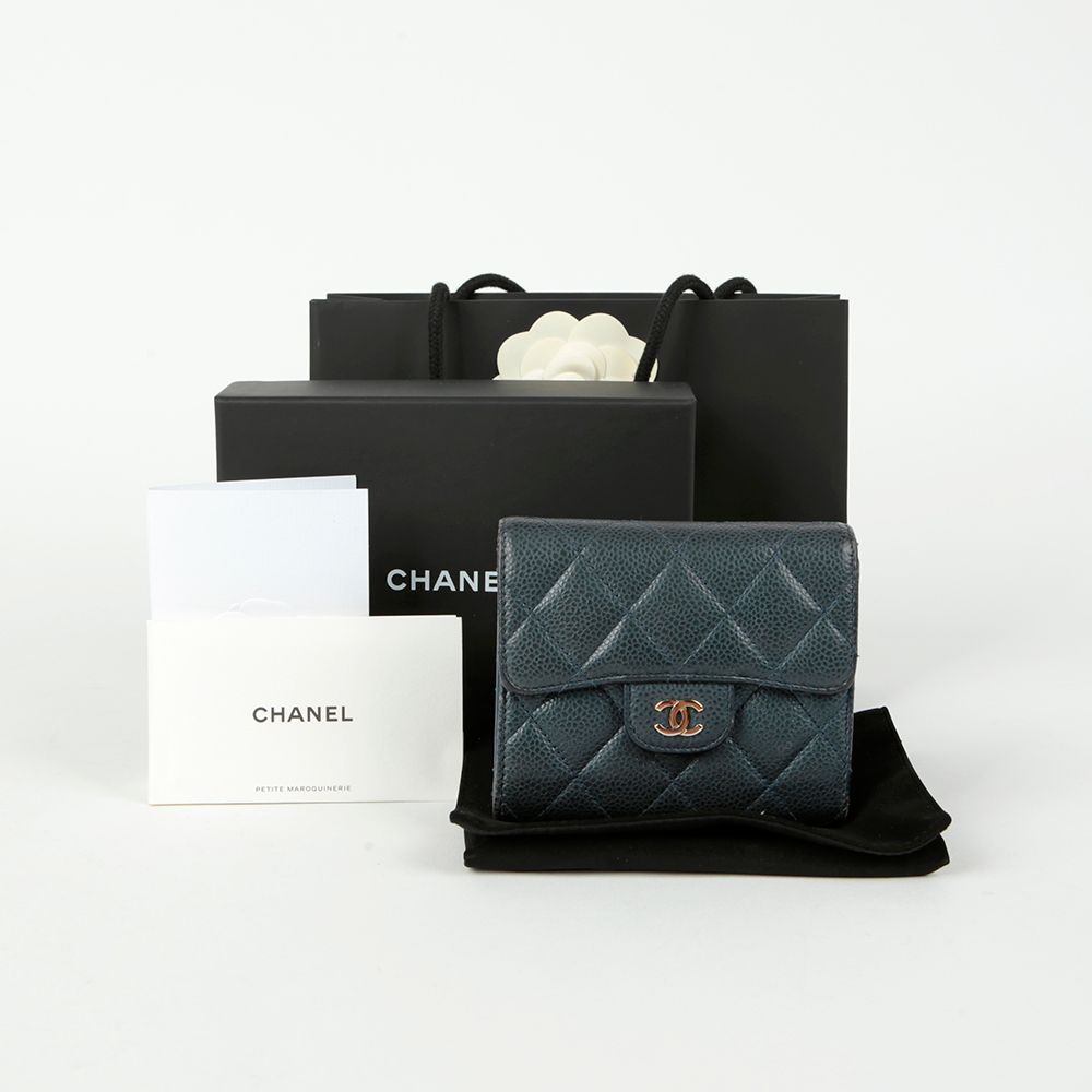 CHANEL Caviar Skin Classic Wallet A82288