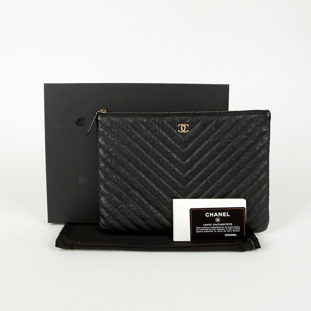 CHANEL Classic Caviar Clutch A82545 SKU