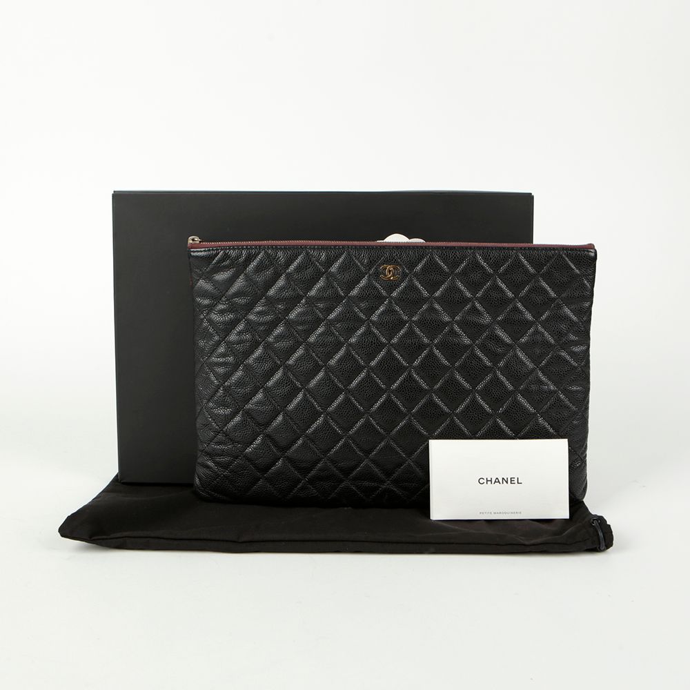 CHANEL Classic Large Caviar Clutch A69251
