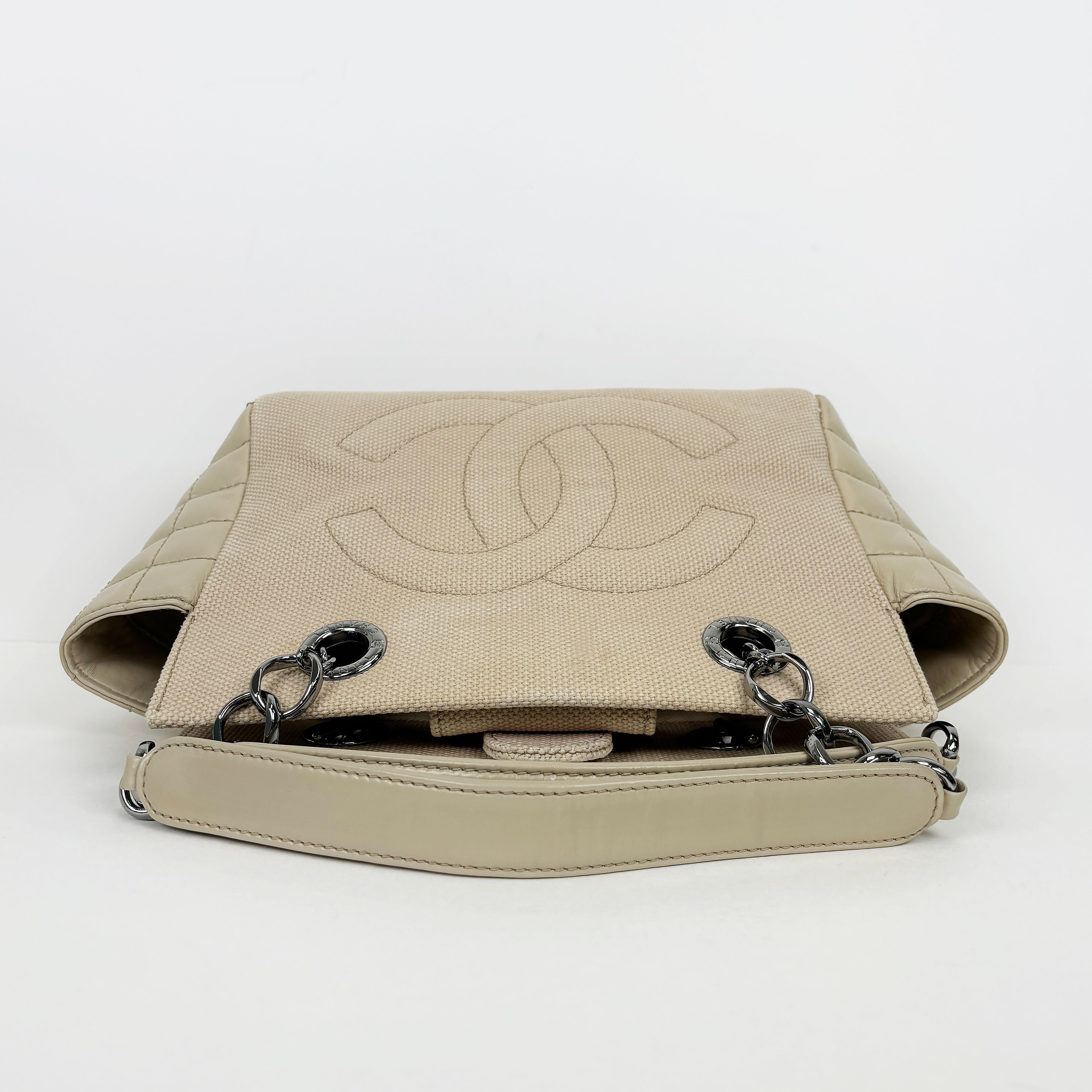 CHANEL Vintage Luxury Beige 8th Big CC Chocolate Bar Cabas Net Detail Nickel Chain Shoulder Bag 4VCHB22086