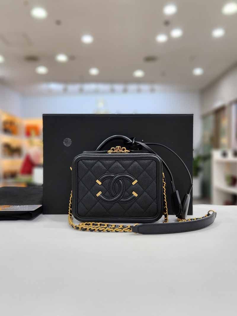 CHANEL Caviar Cosmetic Crossbody Small Display Item Grade A84452