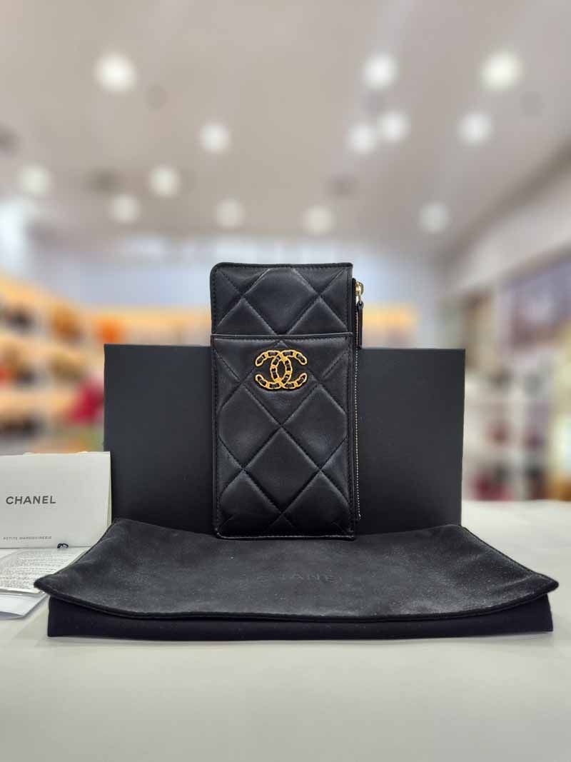 CHANEL Phone Pouch with Card Holder 31th Series AP1182