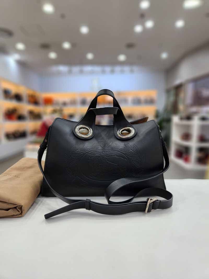 Burberry Grovet Shoulder Bag 40789781