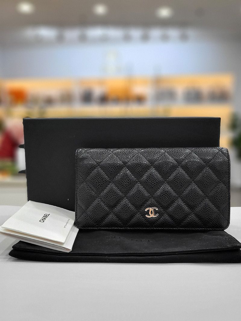 CHANEL Caviar Flap Leather Wallet iPhone 22th a31509